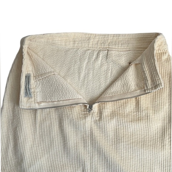 Urban Outfitters Ivory Courdory Mini Skirt NWT - SZ: Small - Picture 5 of 9